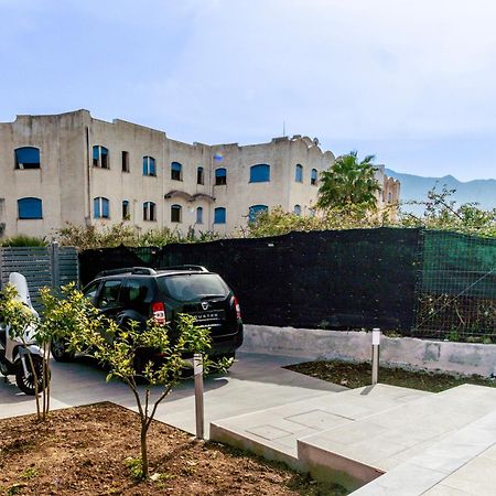 קאריני Nika Nika Holiday House מראה חיצוני תמונה